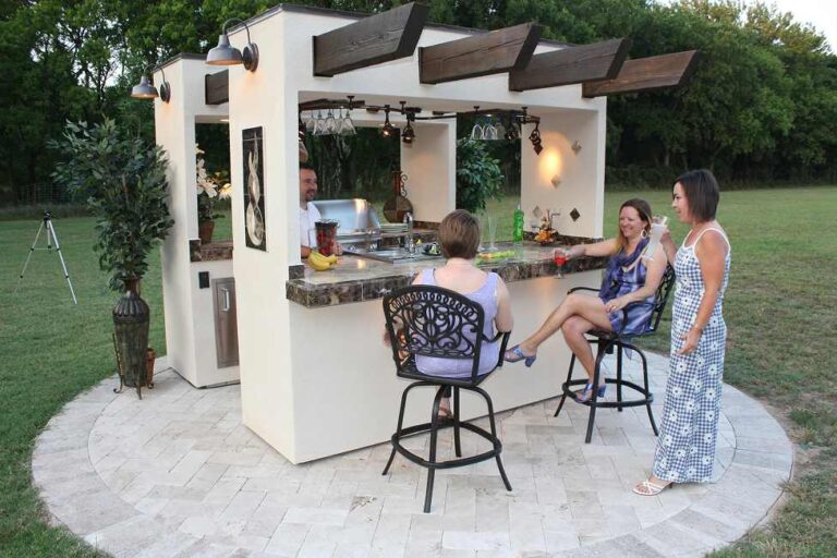 Outdoor Kitchens 24
