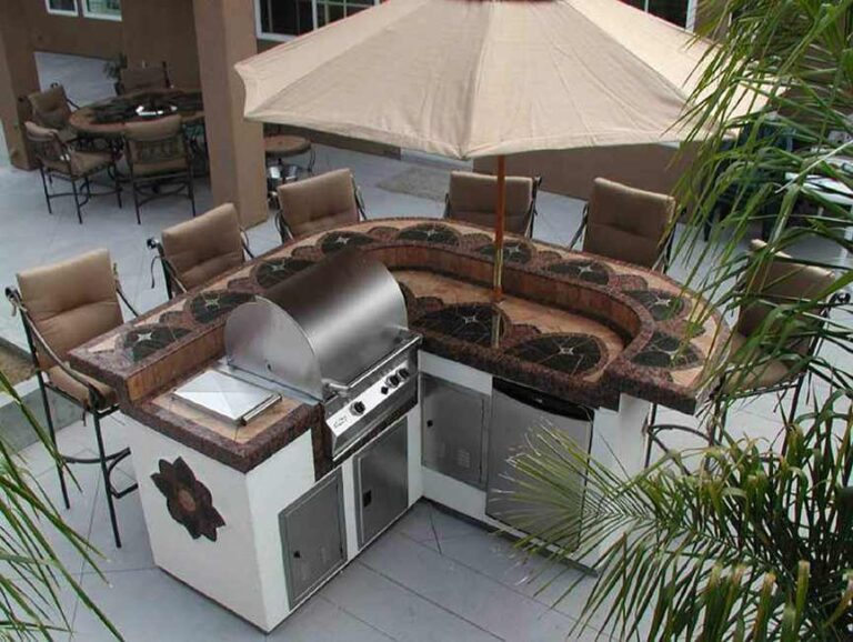 Outdoor Kitchens 3